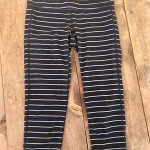 Athleta Cropped Leggings small